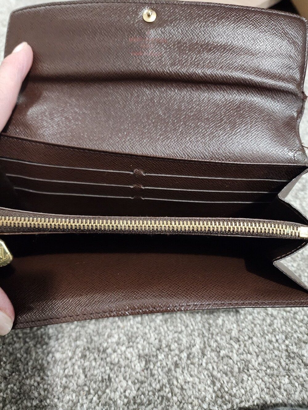 Louis Vuitton Damier Sarah Wallet - Picture 3 of 8